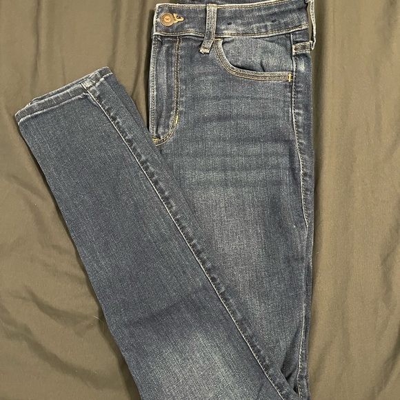 HOLLISTER High Rise Super Skinny Jeans - Picture 3 of 5